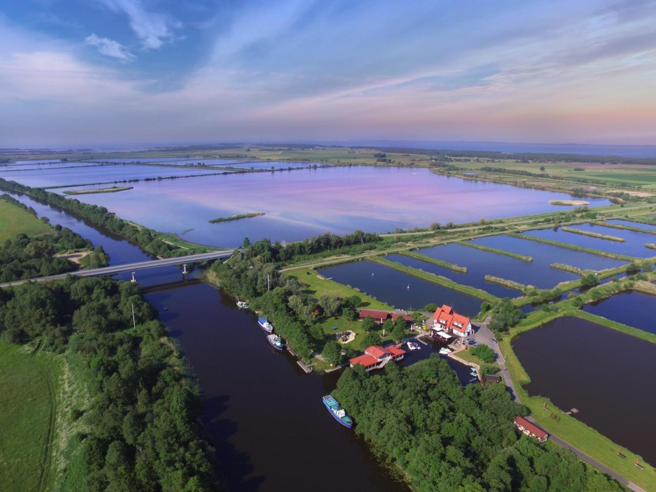 Melynojo Karpio Namas Panzió Kinty Kültér fotó